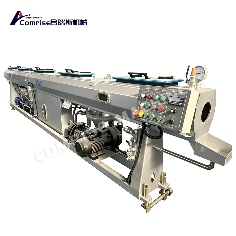 Linie de extrudare a țevilor PE cu 3 straturi de 16-63 mm Linie de extrudare a țevilor PE cu 3 straturi de 16-63 mm